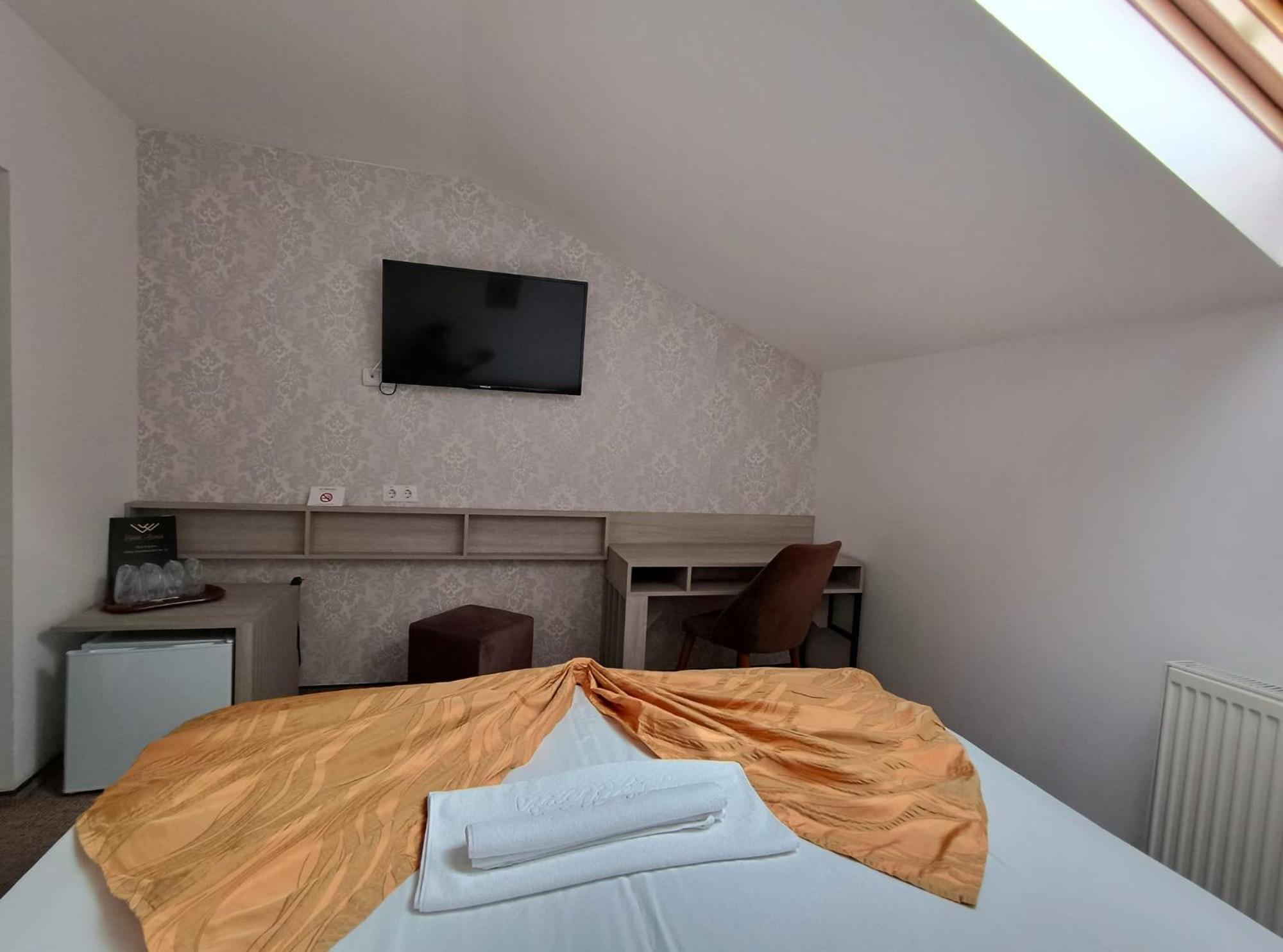 Hotel Alexis Cluj-Napoca Exteriör bild